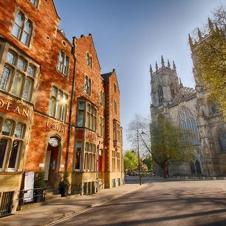 Отель The Dean Court Йорк Экстерьер фото